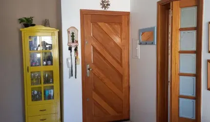 Apartamento de 2 dormitórios com vaga no bairro Vila Nova