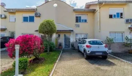 Sobrado em condomínio no bairro Hípica - 2 dormitórios