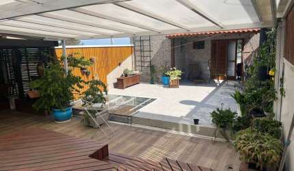 Vendo casa com piscina na Lomba do Pinheiro