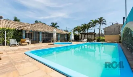 Casa em Condomínio fechado no Humaitá de 3 dormitórios 2 vagas e infra