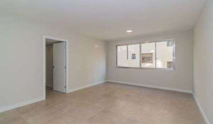 Apartamento reformado com 3 quartos, suíte e 2 vagas – 113 m² - Mont Serrat