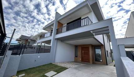 Casa para Venda em Florianópolis, Campeche, 3 dormitórios, 3 suítes, 4 banheiros, 2 vagas