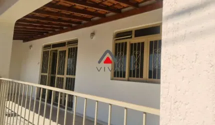 Casa no bairro Cruzeiro com 157 m² de construção e piscina