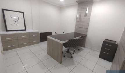 Sala 90m² com estrutura montada para escritório