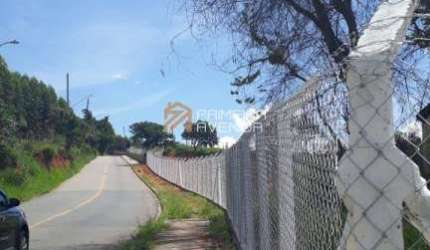Chácara 11.000m², 3 Casas e Ponto Comercial à 18km Centro