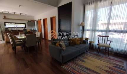 Casa Térrea de 215m² - 4 suítes - 2 vagas - piscina - Resid. Terras do Vale