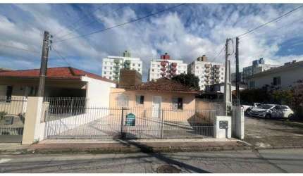 Casa  SÃO JOSÉ - SC