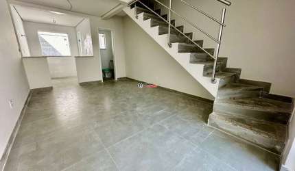 Casa com 2 quartos à venda na Rua Professora Vicentina Barreto, 3, Planalto, Belo Horizonte por R$ 470.000