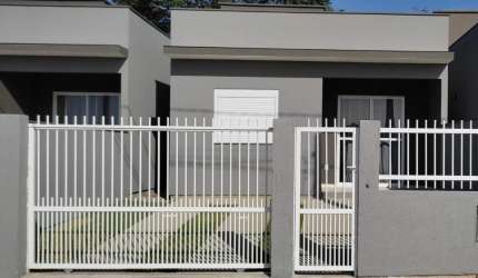 Casa pronta para mora 2 dormitórios sendo 1 suíte