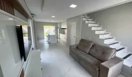 Amplo Sobrado 3 dormitórios sendo 1 suíte