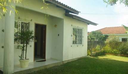 Casa com terreno 1 dormitório