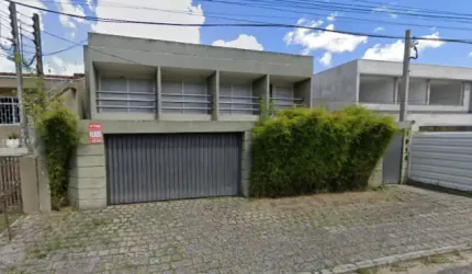Ampla residência,  Jardim Social, muito sol, excelente vizinhança!