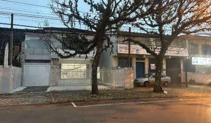 Casa comercial, bem localizada,  para uso imediato!