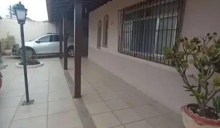 Casa Linear com 4 quartos ( 2 suítes)  -  Piscina Churrasqueira Edícula