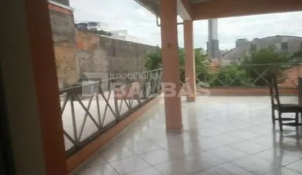 Sobrado com grande terreno a venda na Mooca!