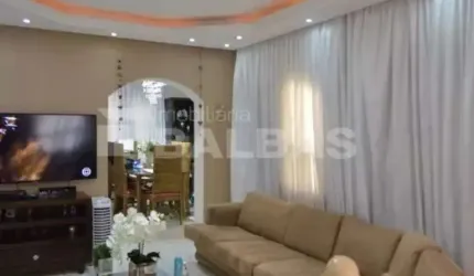 Ótimo sobrado com edícula a venda na Mooca!
