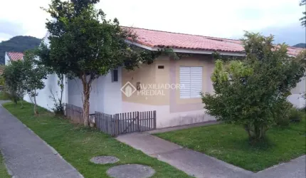 Casa em condomínio fechado com 3 quartos à venda na Avenida Paulo Roberto Vidal, 2490, Bela Vista, Palhoça, 90 m2 por R$ 369.000