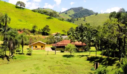 Sitio encantador à venda em Cambuí