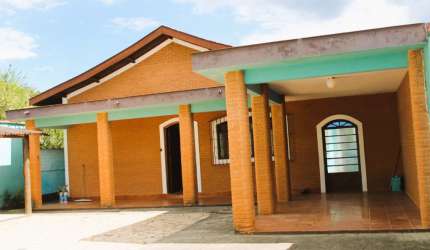Casa à venda - Centro