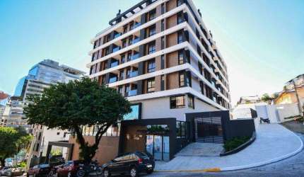 Apartamento para Aluguel Apartamento de 3 suítes e 2 garagens no Edifício Lago De Garda no Centro de Florianopolis. FLORIANOPOLIS
