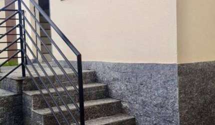 Vendo casa geminada dois quartos sendo uma suíte bairro Paquetá/BH