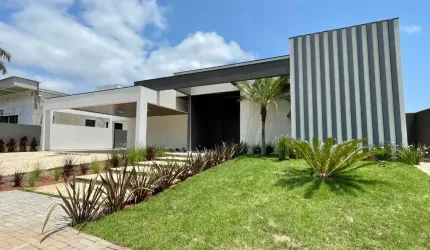 Linda Casa Térrea à venda no Condomínio Shambala III em Atibaia