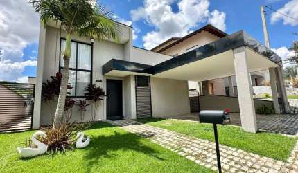 Casa Pronta para morar à venda no Condomínio Terras de Atibaia I em Atibaia. Com 3 quartos