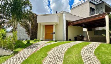 Casa à venda no Condomínio Terras de Atibaia I com 3 quartos.
