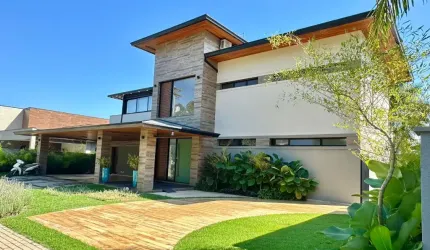 Luxuosa Casa de alto padrão mobiliada e finamente decorada à venda no condomínio shambala 2 em Atibaia