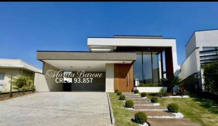 Casa térrea á venda no Condomínio Terras de Atibaia II