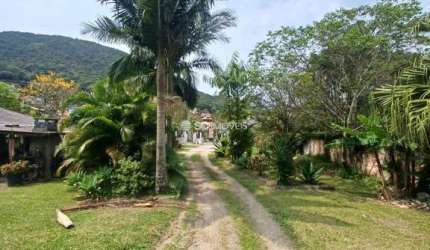 Terreno à venda no Sambaqui, Florianópolis  por R$ 6.000.000