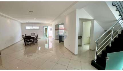 Casa com 4 quartos e edícula no Jardim Astro à venda