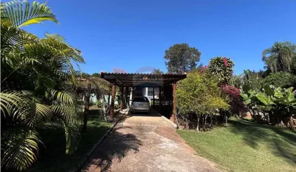 Refúgio Monte Bianco: Chácara  a venda com 3 Dormitórios, Churrasqueira e Natureza Privilegiada em Araçoiaba da Serra