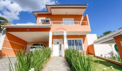 Sobrado com 3 suites no Condominio Lago da Serra no Centro de Araçoiaba à Venda