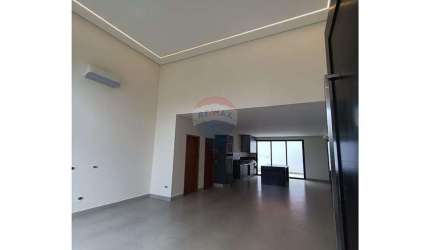 Casa térrea para Locação, 213 m², 3 Quartos, Suítes, Votorantim