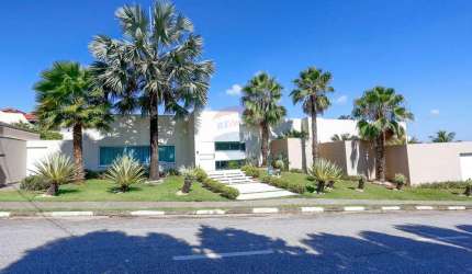 'Seu Oásis no Jardim Ibiti: Casa de Luxo para Aluguel'