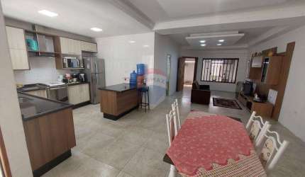 Casa à Venda com 2 quartos, sendo 1 suíte com 245 m², Jardim Betânia