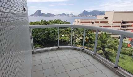Excelente Apartamento com 180 metros quadrados