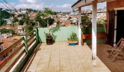 Casa no bairro Bertoldo, próximo do centro da cidade, oportunidade!
