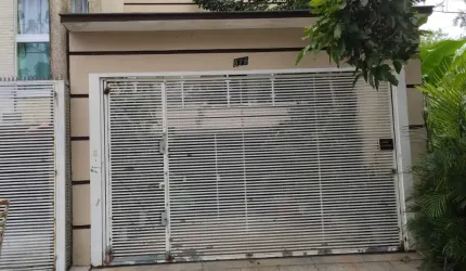 Lindo Sobrado com 3 suítes, 4 vagas no Jardim Guapituba. Aceita Permuta!