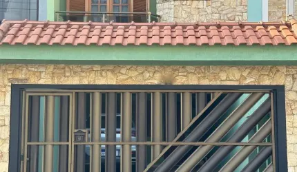 Sobrado com 195 m² de área construída 5x30no bairro Camilópolis com 3 suítes – Aceita Permuta!