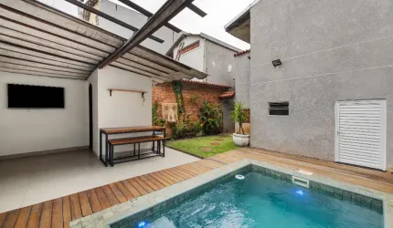 Casa dos sonhos com 250 m², 3 suítes, com piscina, no centro de São Caetano do Sul!