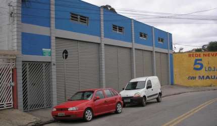 Galpão comercial / industrial com 475 m² de área construída, energia trifásica com 36kva, 360 m² de área fabril com 6 metros de pé direito e livre de colunas.