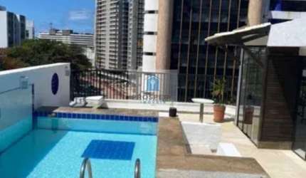 Cobertura com piscina privativa, 3 quartos sendo 2 suítes e 3 vagas de garagem