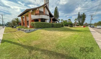 Icônica Casa para comprar  a poucos metros do mar em Atlântida