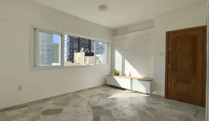 APARTAMENTO 2 DORMITÓRIOS REFORMADO COM LINDA VISTA NO CENTRO HISTÓRICO