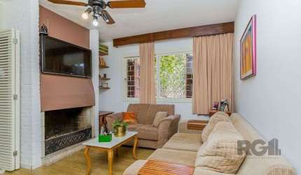 Casa 172m² - 3 dormitórios, 3 vagas no bairro Teresópolis