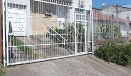Sobrado no Bairro Vila Nova -4 Dormitórios