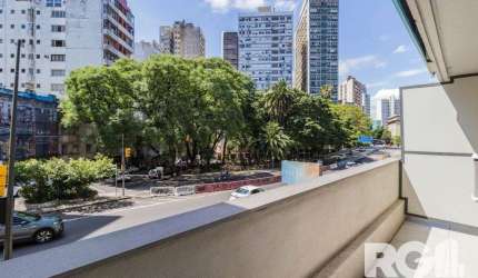 Studio localizado no Centro Histórico de Porto Alegre, uma das ruas mais charmos