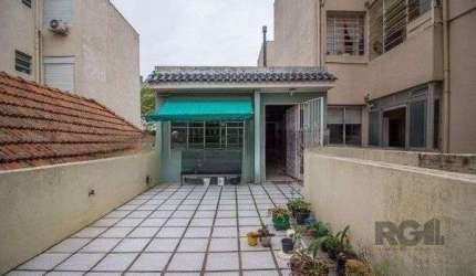 Casa sobrado no bairro Rio Branco de 4 dormitórios e vaga